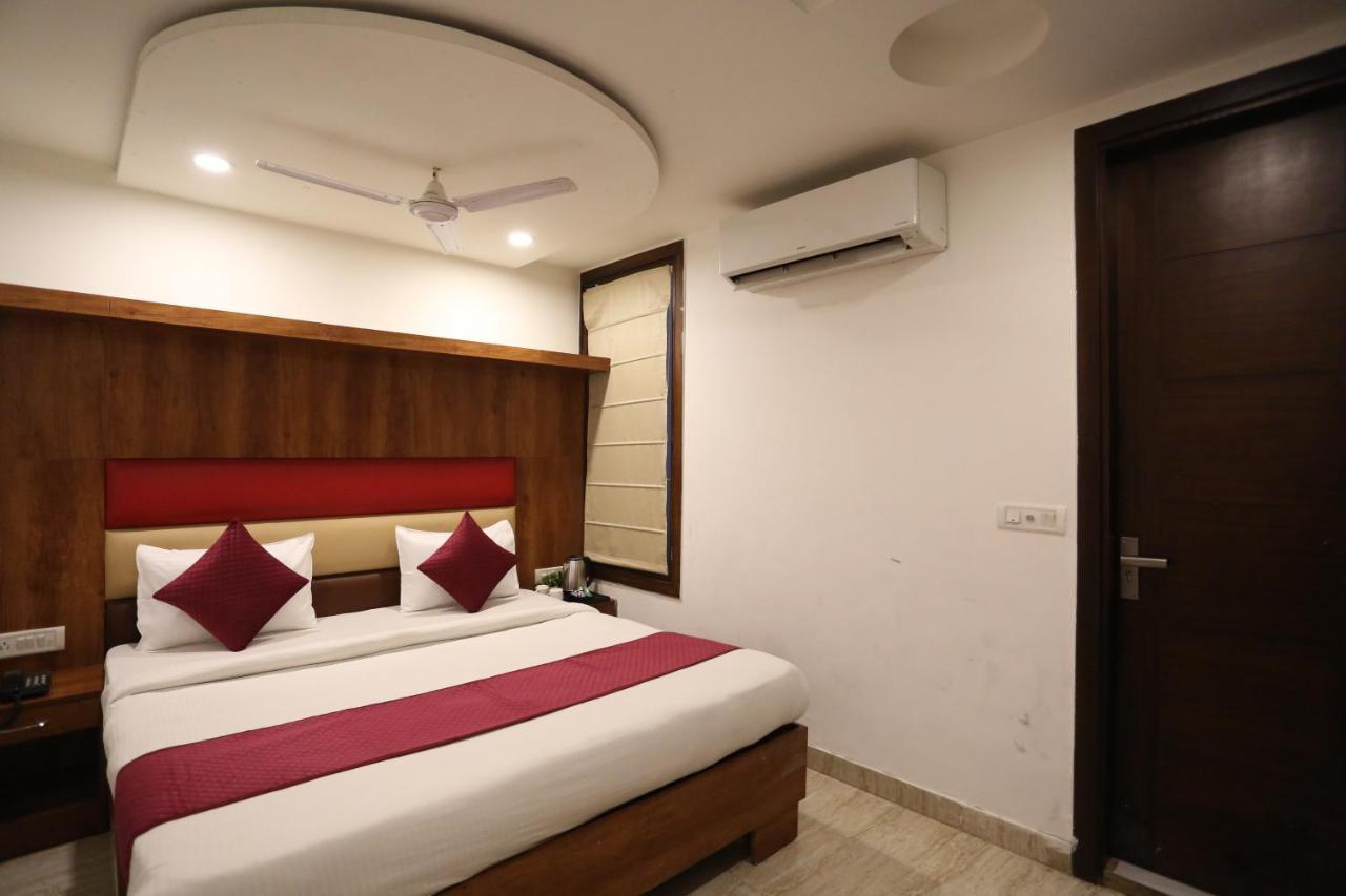 Hotel Sm Suits Near Delhi Airport-Unit By Grand Urban Luxury Ню Делхи Екстериор снимка