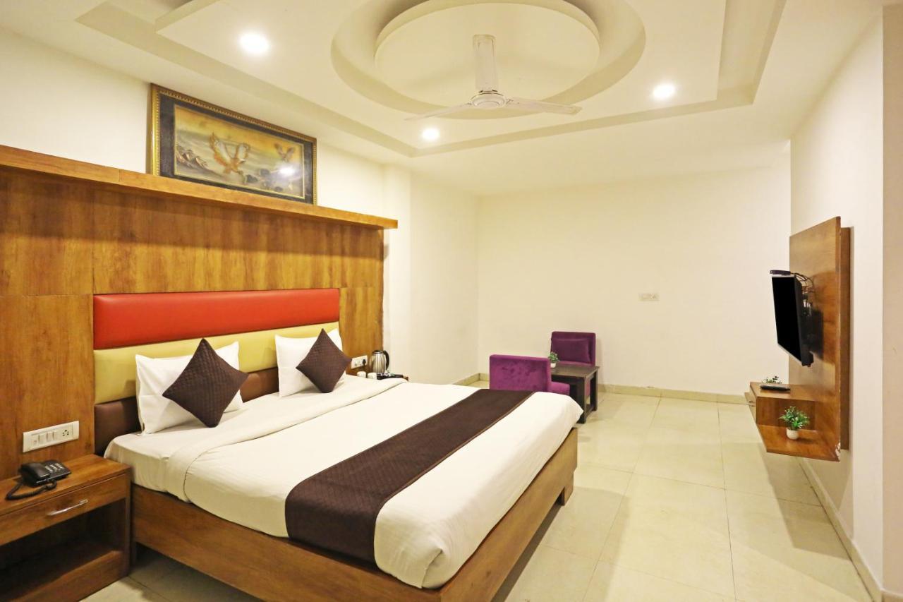 Hotel Sm Suits Near Delhi Airport-Unit By Grand Urban Luxury Ню Делхи Екстериор снимка