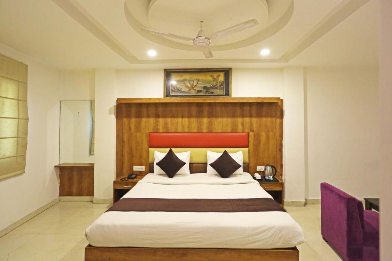 Hotel Sm Suits Near Delhi Airport-Unit By Grand Urban Luxury Ню Делхи Екстериор снимка