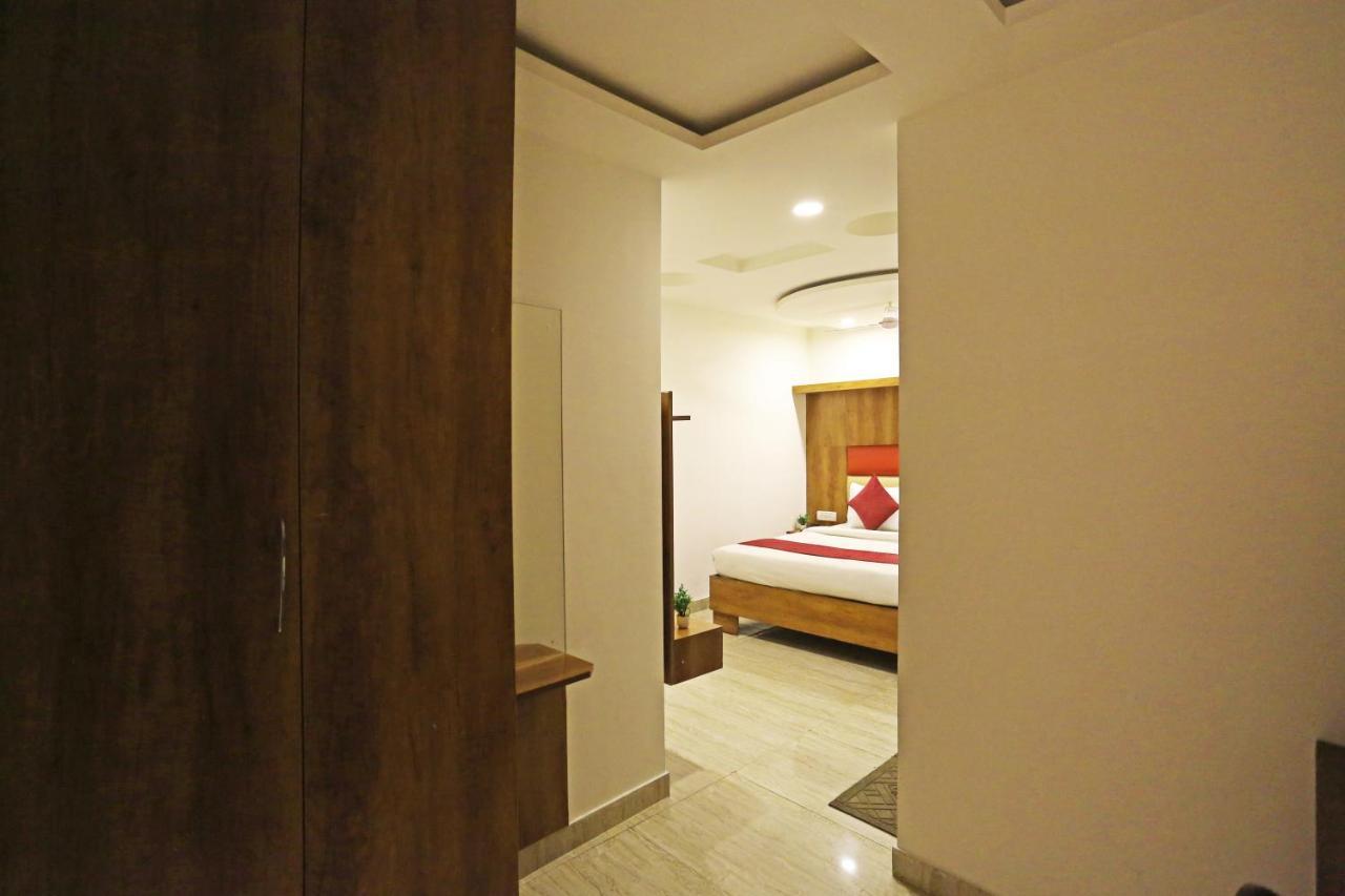 Hotel Sm Suits Near Delhi Airport-Unit By Grand Urban Luxury Ню Делхи Екстериор снимка