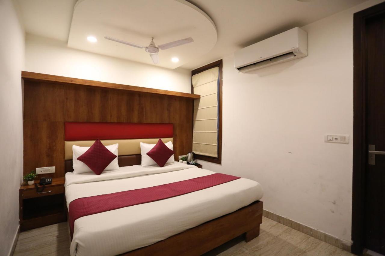 Hotel Sm Suits Near Delhi Airport-Unit By Grand Urban Luxury Ню Делхи Екстериор снимка