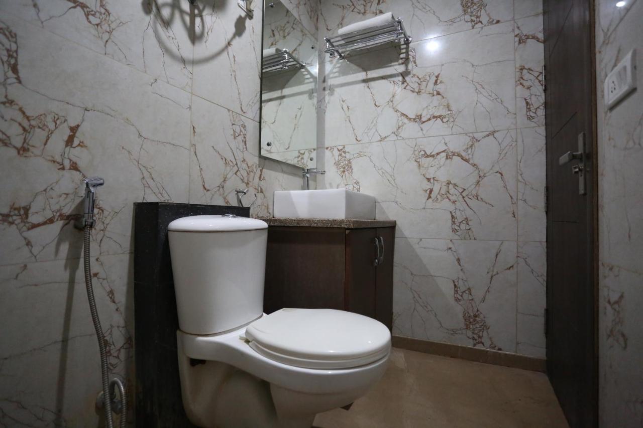 Hotel Sm Suits Near Delhi Airport-Unit By Grand Urban Luxury Ню Делхи Екстериор снимка
