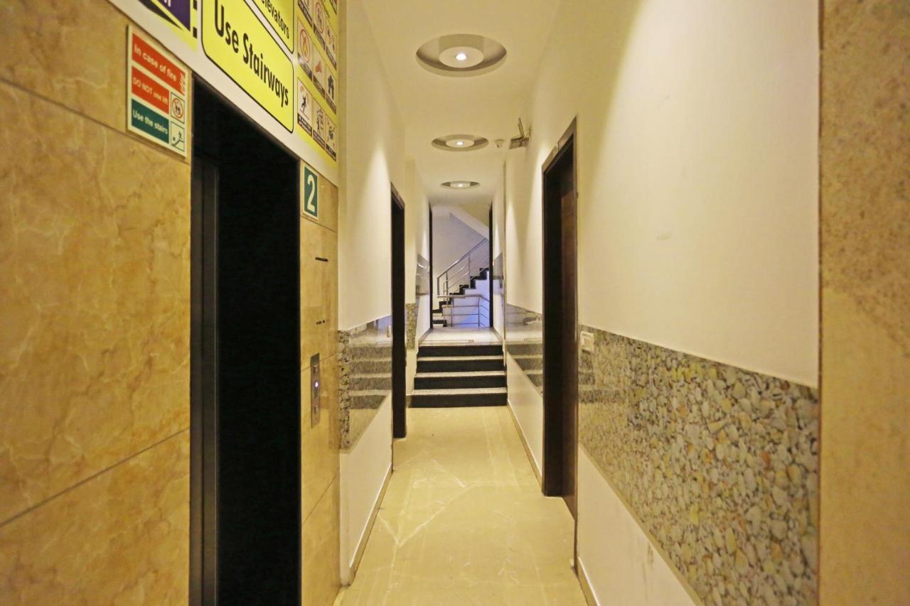 Hotel Sm Suits Near Delhi Airport-Unit By Grand Urban Luxury Ню Делхи Екстериор снимка