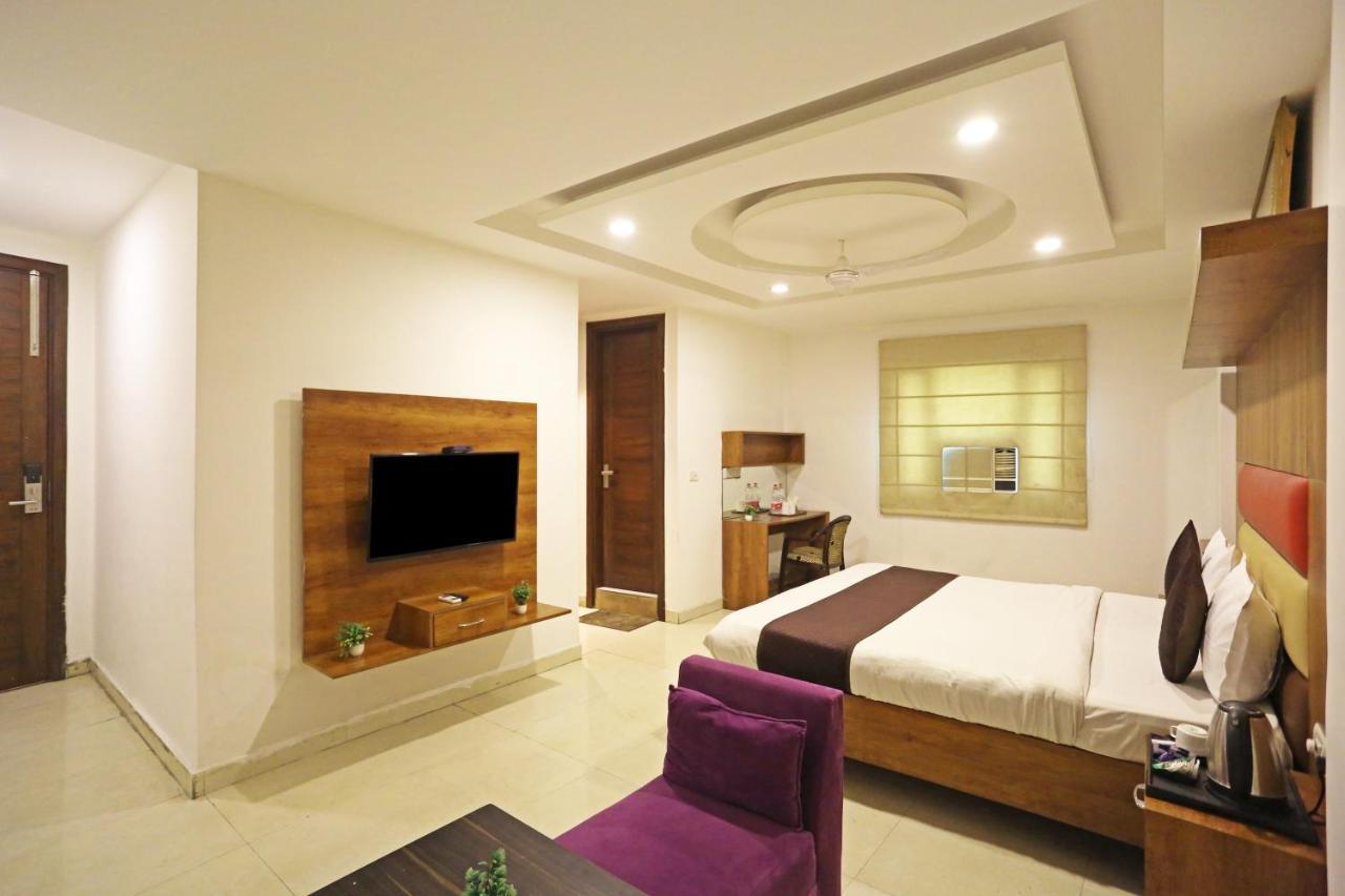 Hotel Sm Suits Near Delhi Airport-Unit By Grand Urban Luxury Ню Делхи Екстериор снимка