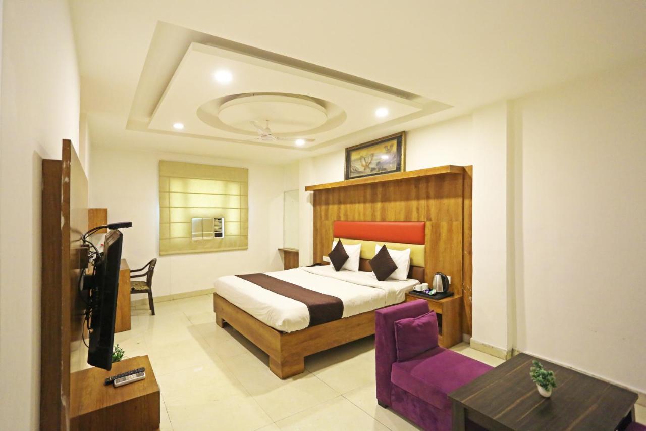Hotel Sm Suits Near Delhi Airport-Unit By Grand Urban Luxury Ню Делхи Екстериор снимка
