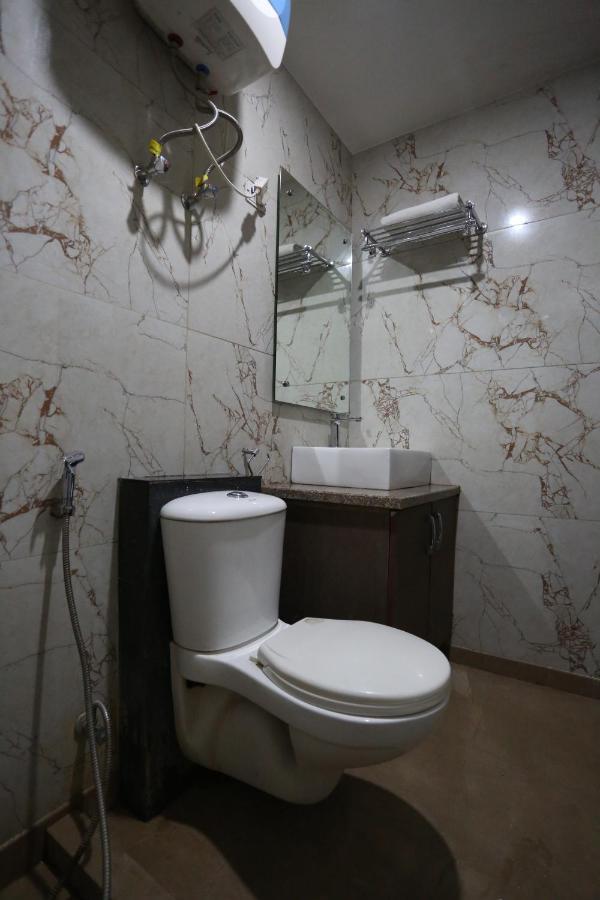 Hotel Sm Suits Near Delhi Airport-Unit By Grand Urban Luxury Ню Делхи Екстериор снимка