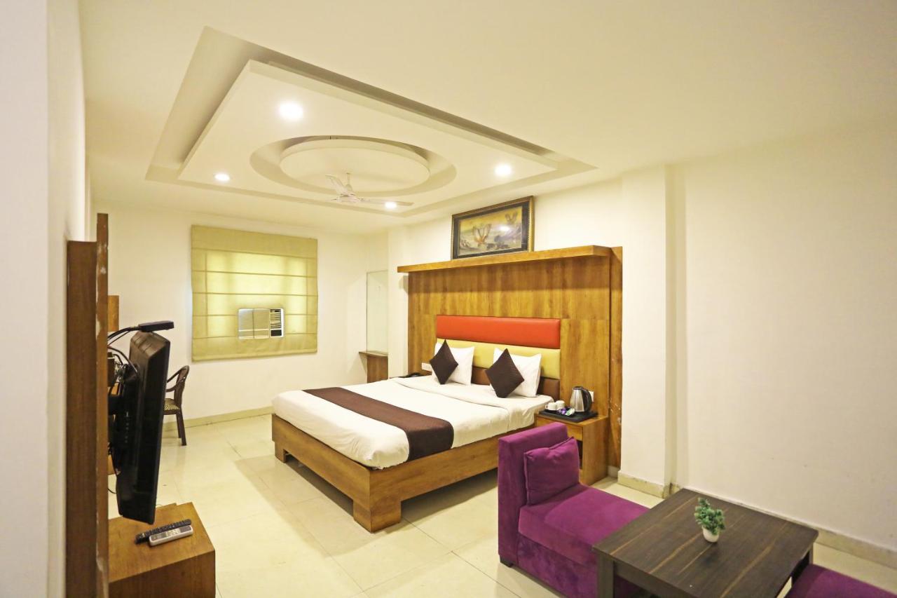 Hotel Sm Suits Near Delhi Airport-Unit By Grand Urban Luxury Ню Делхи Екстериор снимка